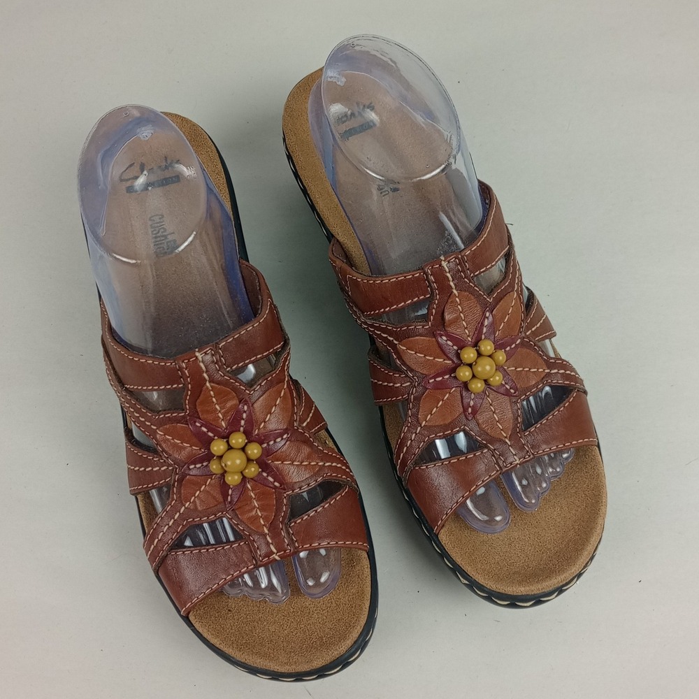 Clarks Womens 9.5 Brown Leather Beaded Floral Soft Cushion Wedge Slide Sandals